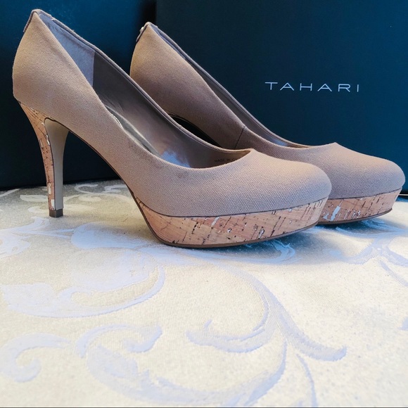 Tahari Sophia heels. 8.5M. Excellent condition. - Picture 1 of 10